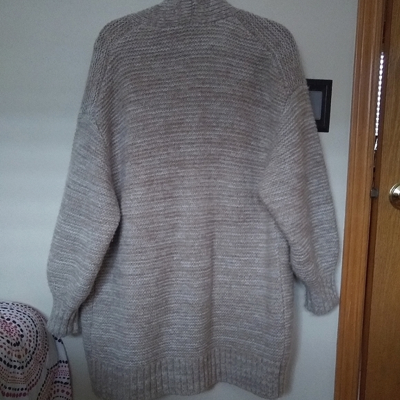 Aritzia Alpaca Wool Cardigan - Picture 2 of 14